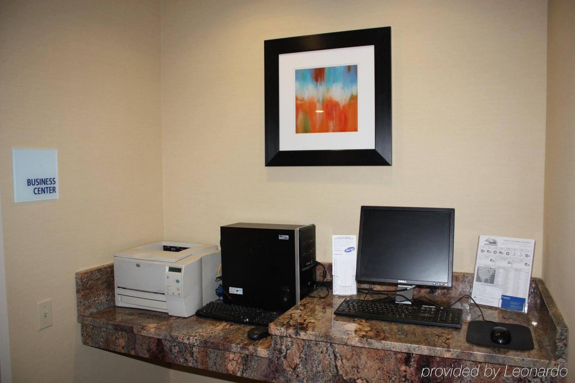 Express - - Chicopee Area By Ihg Hotel 2*